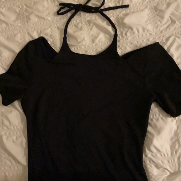 Krisa CUTOUT TEE BNWT XS - Picture 2 of 4
